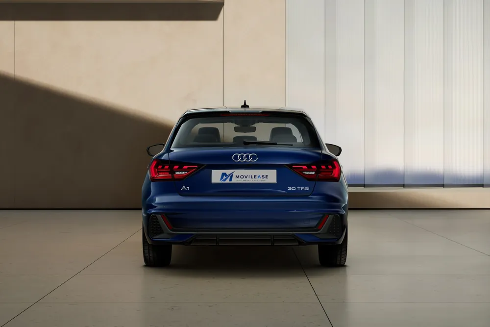 Audi A1 Sportback Adrenalin en Azul Navarra con techo Negro Mito, trasera