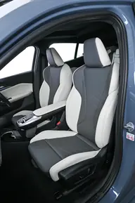 BMW X2 sDrive20i, asientos delanteros