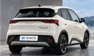 BYD Dolphin Surf en renting — vista trasera tres cuartos