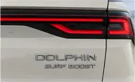BYD Dolphin Surf en renting — piloto trasero