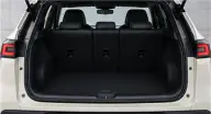 BYD Dolphin Surf en renting — maletero