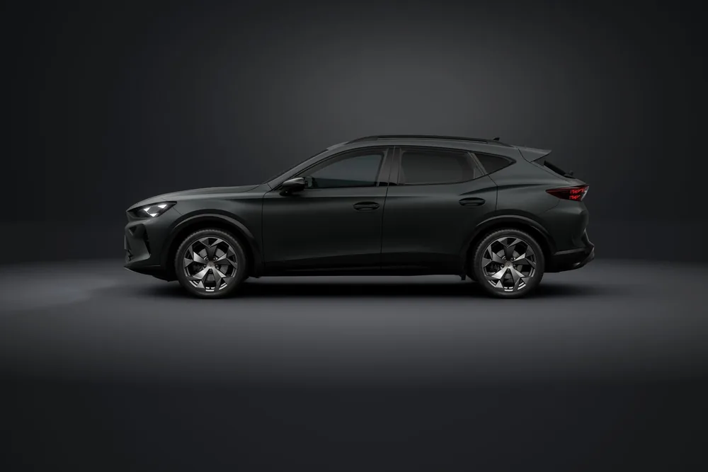 Cupra Formentor DSG en renting — perfil lateral
