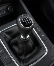 Ford Kuga en renting — palanca de cambios