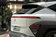 Hyundai Kona Híbrido, zaga con el logotipo KONA