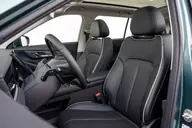 Jaecoo 5 EV en renting — asientos delanteros