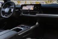 Jeep Compass eHybrid Altitude, salpicadero: volante, pantalla central y consola con mando giratorio del cambio automático
