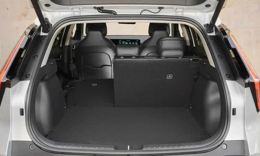 Kia Niro en renting — maletero
