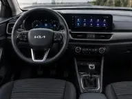 Kia Stonic en renting — salpicadero