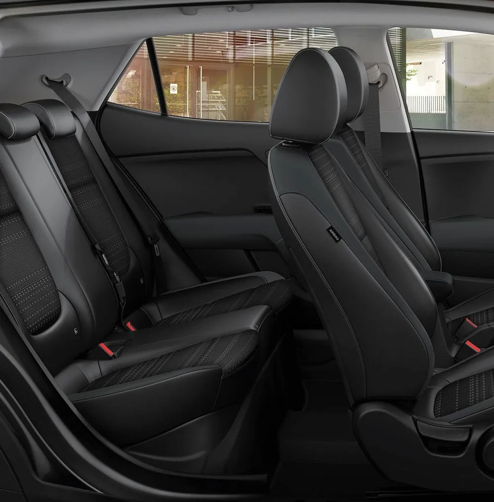 Kia Stonic en renting — asientos