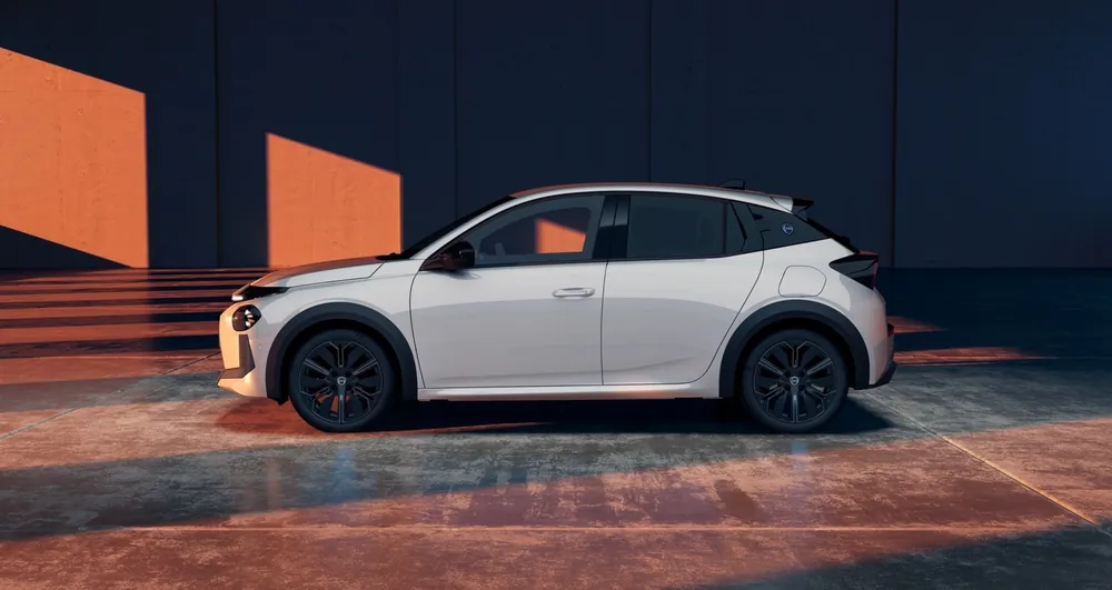 Lancia Ypsilon en renting — vista lateral