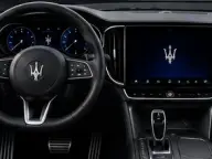 Maserati Grecale en renting, salpicadero