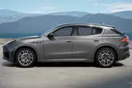 Maserati Grecale Grigio Lava en renting — vista lateral