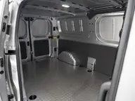 MAXUS Deliver 7 L1H1 Pro, zona de carga desde la puerta lateral