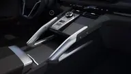 MAXUS T60 Max 4WD, detalle: consola central con el selector del cambio automático