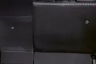 Mazda 2 en renting — interior