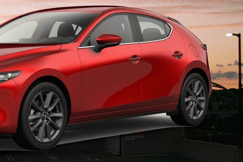 Mazda 3 en renting — vista lateral