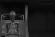 Mazda 3 en renting — interior