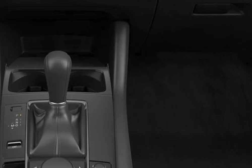 Mazda 3 en renting — interior