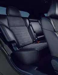 Mitsubishi Outlander PHEV Kaiteki, plazas traseras con tapicería mixta negra