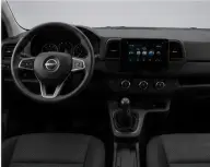 Nissan Interstar en renting — interior y puesto de conducción