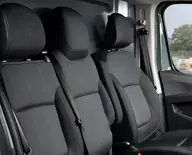 Nissan Primastar Furgón Acenta, banqueta delantera de tres plazas en tela gris oscura