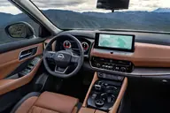 Nissan X-Trail e-POWER Acenta, puesto de conducción con doble pantalla de 12,3"