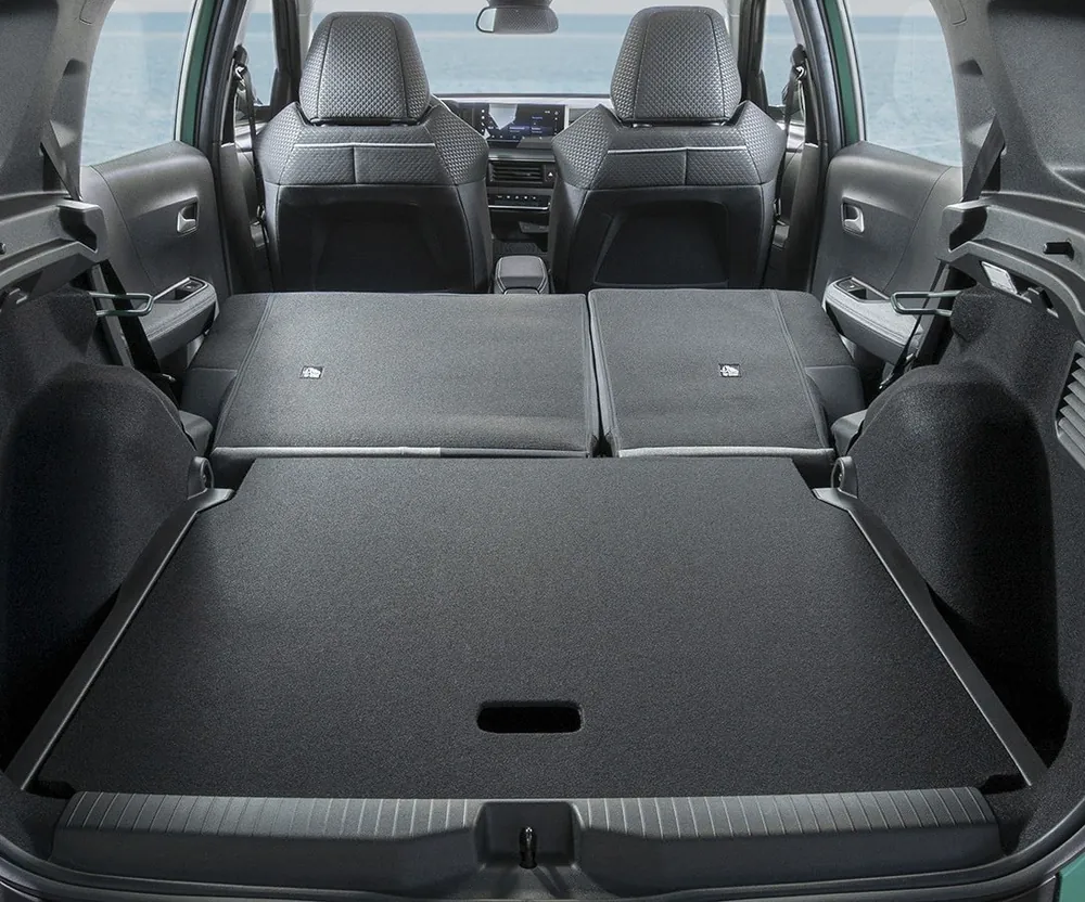 Opel Frontera en renting — maletero