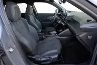 Peugeot 2008 GT, asientos delanteros