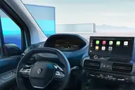 Peugeot Partner Furgón Active, puesto de conducción i-Cockpit y pantalla de 10"