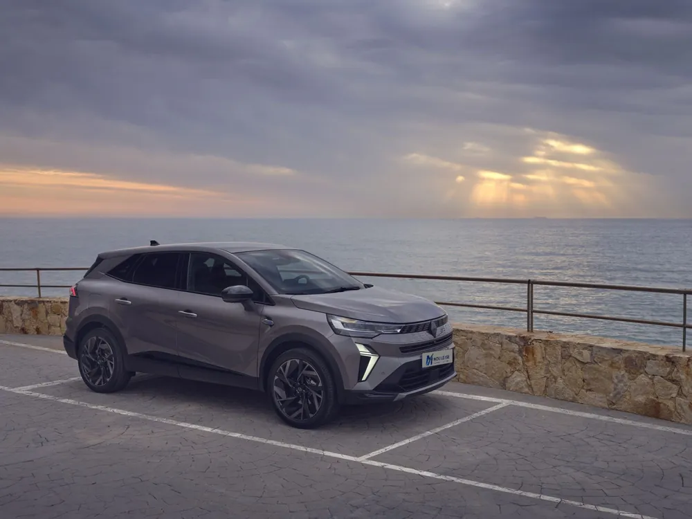 Renault Symbioz en renting — vista lateral delantera