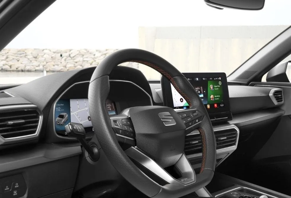 SEAT León FR en renting — salpicadero