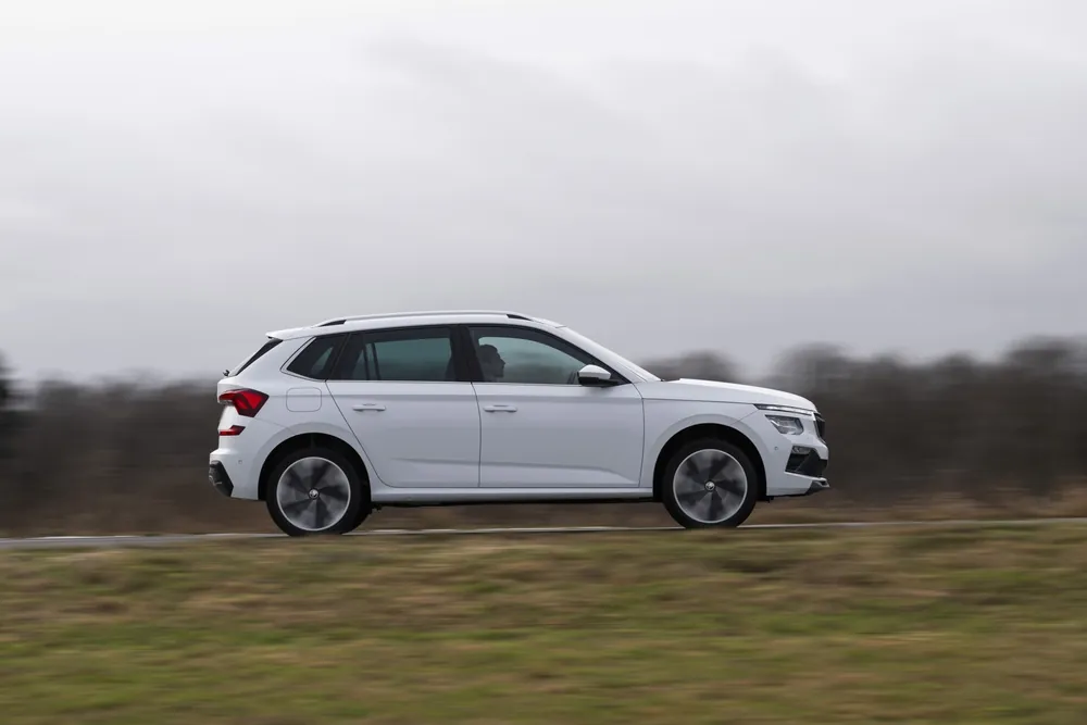 Škoda Kamiq en renting — vista lateral
