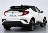 Toyota C-HR en renting — vista exterior