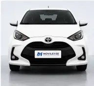 Toyota Yaris en renting — interior