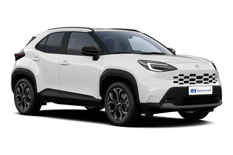 Toyota Yaris Cross 130H Active en Blanco Classic, vista tres cuartos delantera con el nuevo frontal de panal
