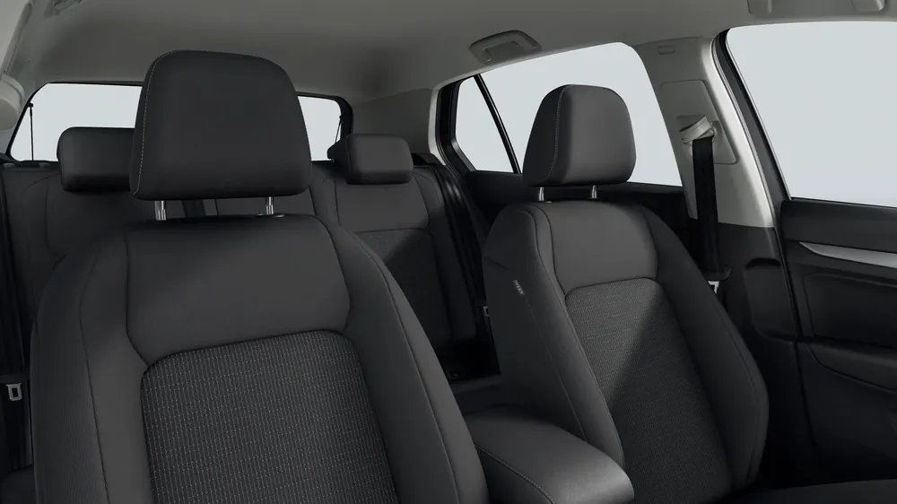 Volkswagen Golf en renting — asientos delanteros