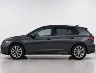 Volkswagen Golf en renting — perfil lateral