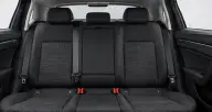 Volkswagen Golf en renting — asientos traseros
