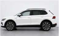 Volkswagen Tiguan en renting — perfil lateral